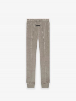 Pantalon Deportivo Essentials Velour Mujer Desert Taupe | 01JETIPMA